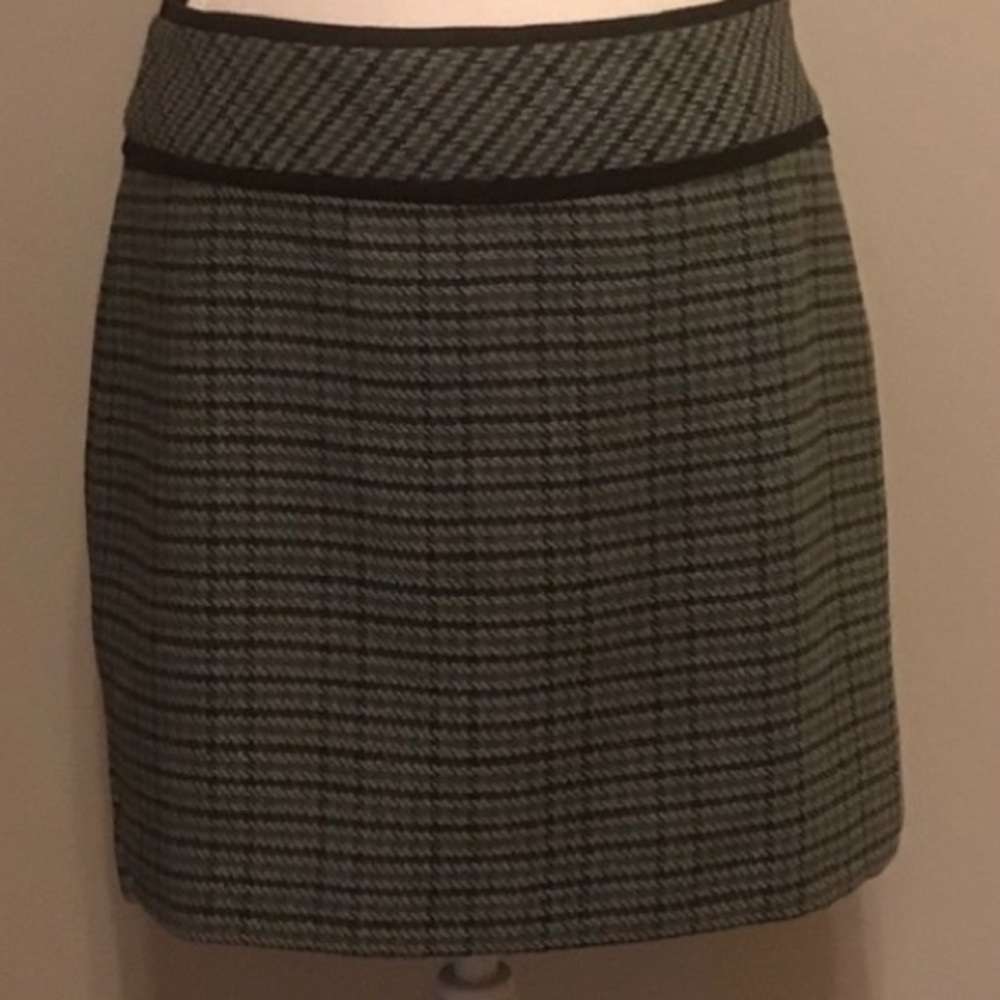 Outback Red tweed mini skirt.